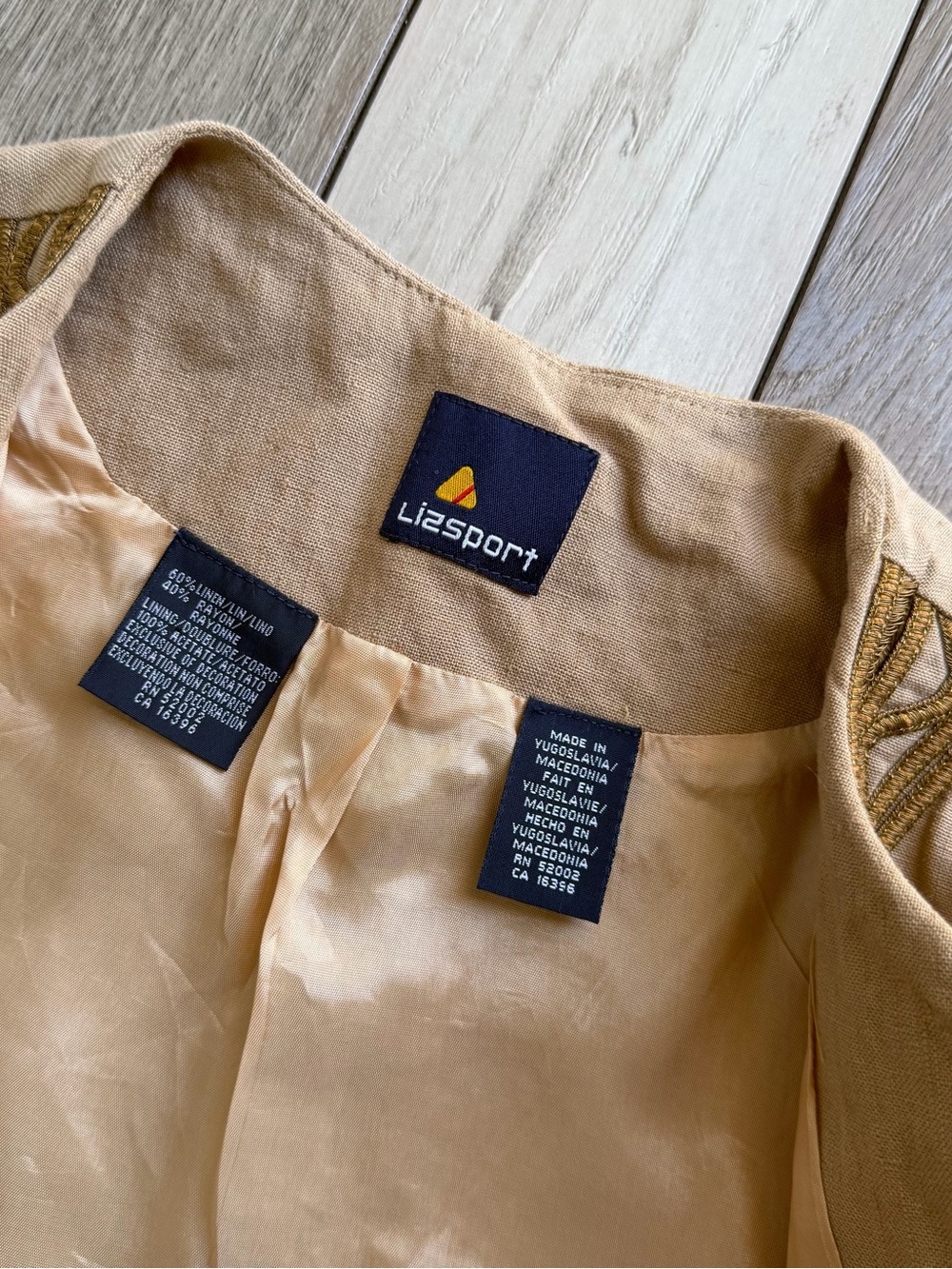 Liz Sport linen-blend vest with intricate gold embroidery - Picture 2 of 5